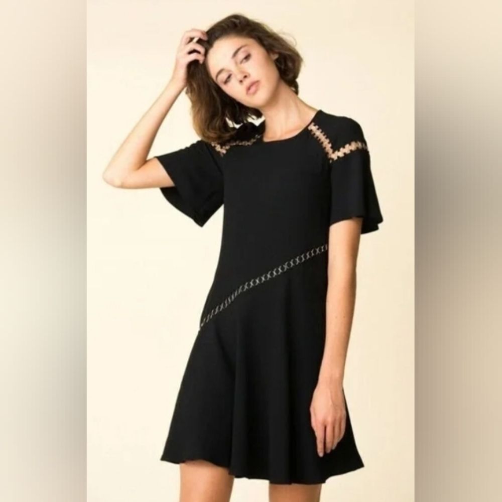 A.L.C. short flare sleeve  Mitchelle O-Ring Crepe black Dress. Size  2